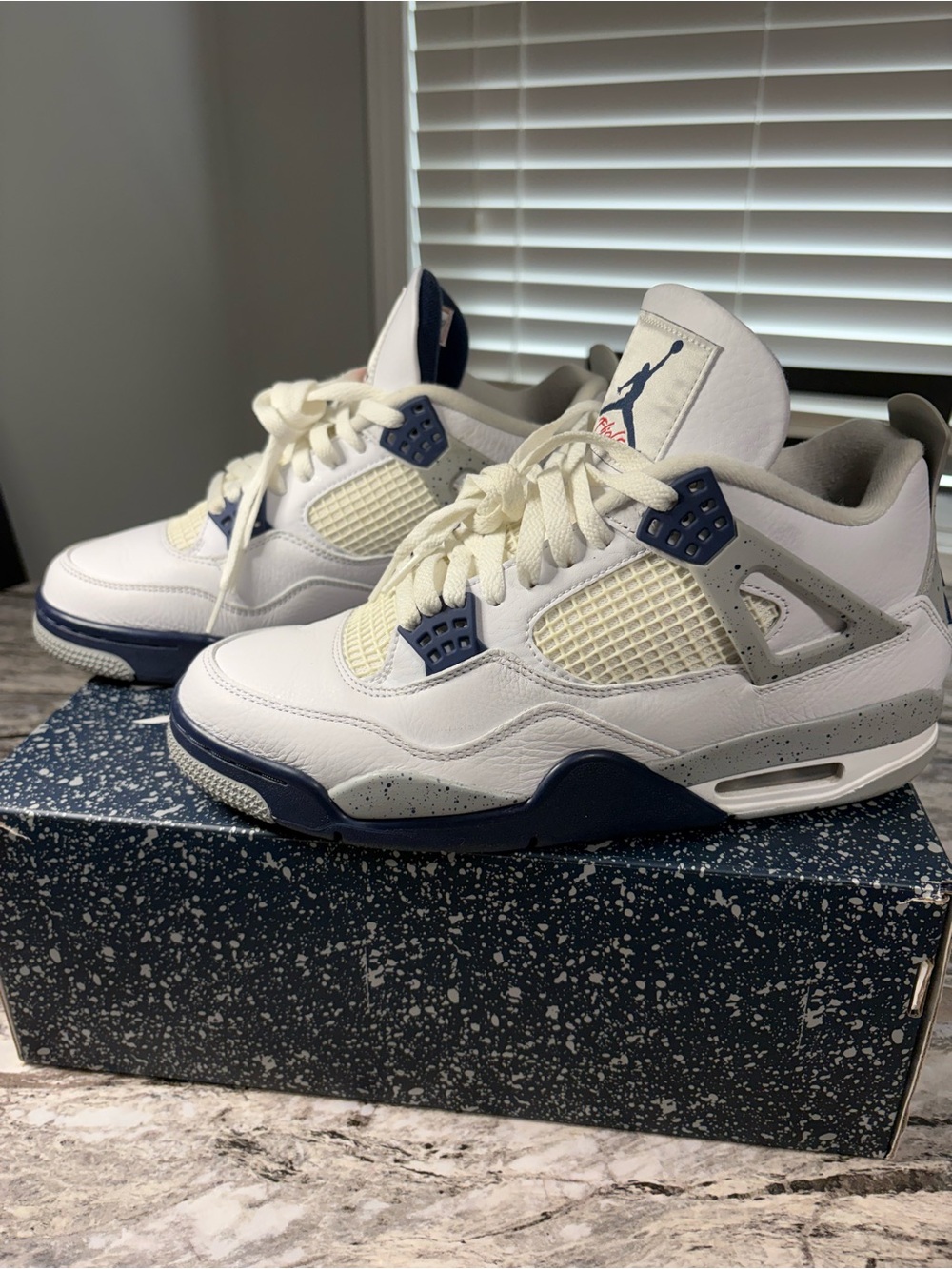 Air Jordan Retro 4 Men’s White and Navy Speckle Sneakers. Size 10 - Picture 6 of 15